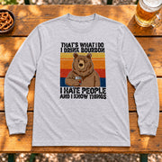 Bourbon Bear Wisdom クマとバーボンのデザイン | 長袖Tシャツ | フロントのみプリント