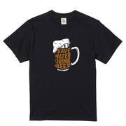 「 Save Water Drink Beer - ビールは水分補給」誕生日プレゼントにも最適!居酒屋・飲み会で話題の面白tシャツ|日本酒・ビール・焼酎・ウイスキー好きにおすすめ