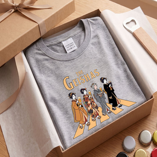THE GEISHAS | 艶やか 芸者 乾杯ビール ロック名盤オマージュ グラフィック 長袖Tシャツ【おもしろ雑貨・普段着・宴会・ユニセックス・ギフトに最適】