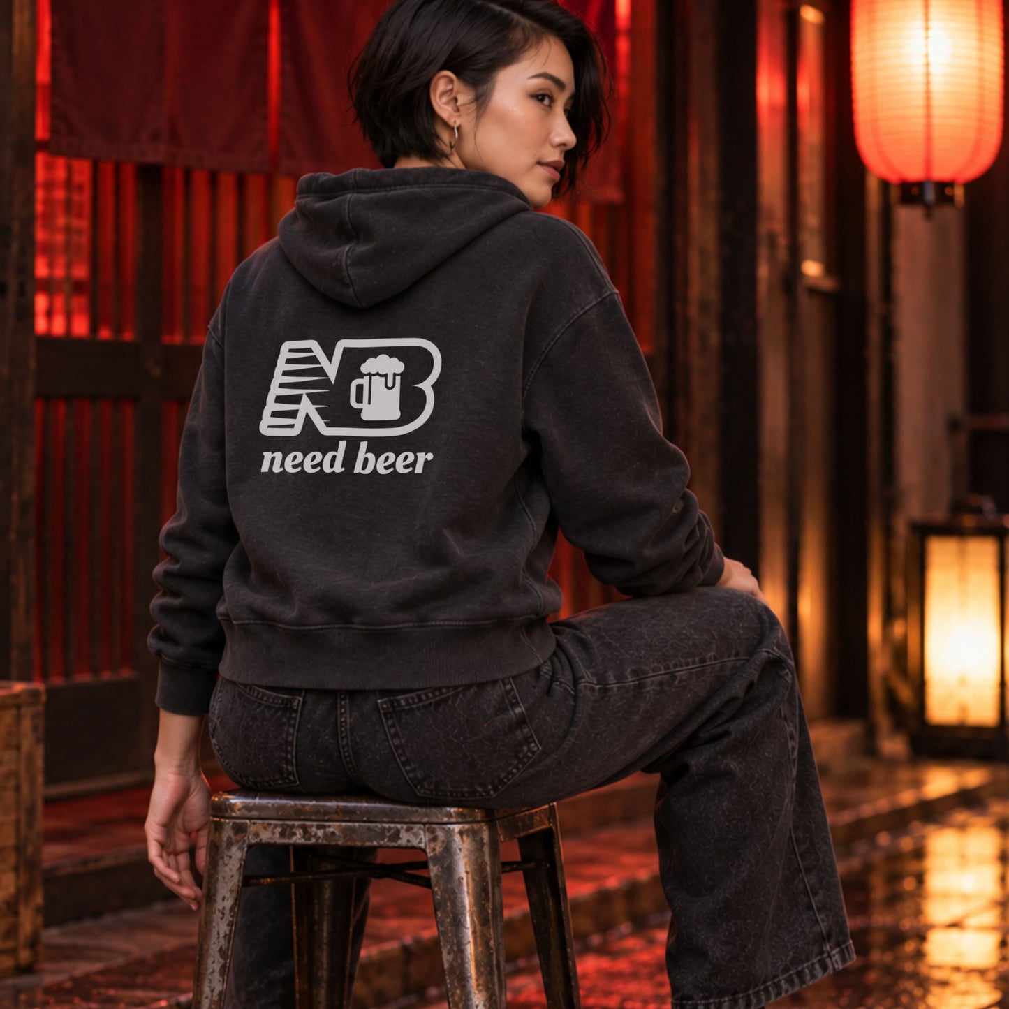 need beer スポーティー ビールジョッキ パーカー |バックプリント
