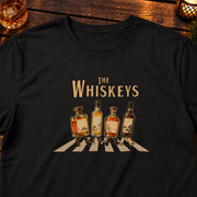 The Whiskeys Crosswalk Walking ウイスキー横断歩道「THE WHISKEYS」 Tシャツ|フロントプリント