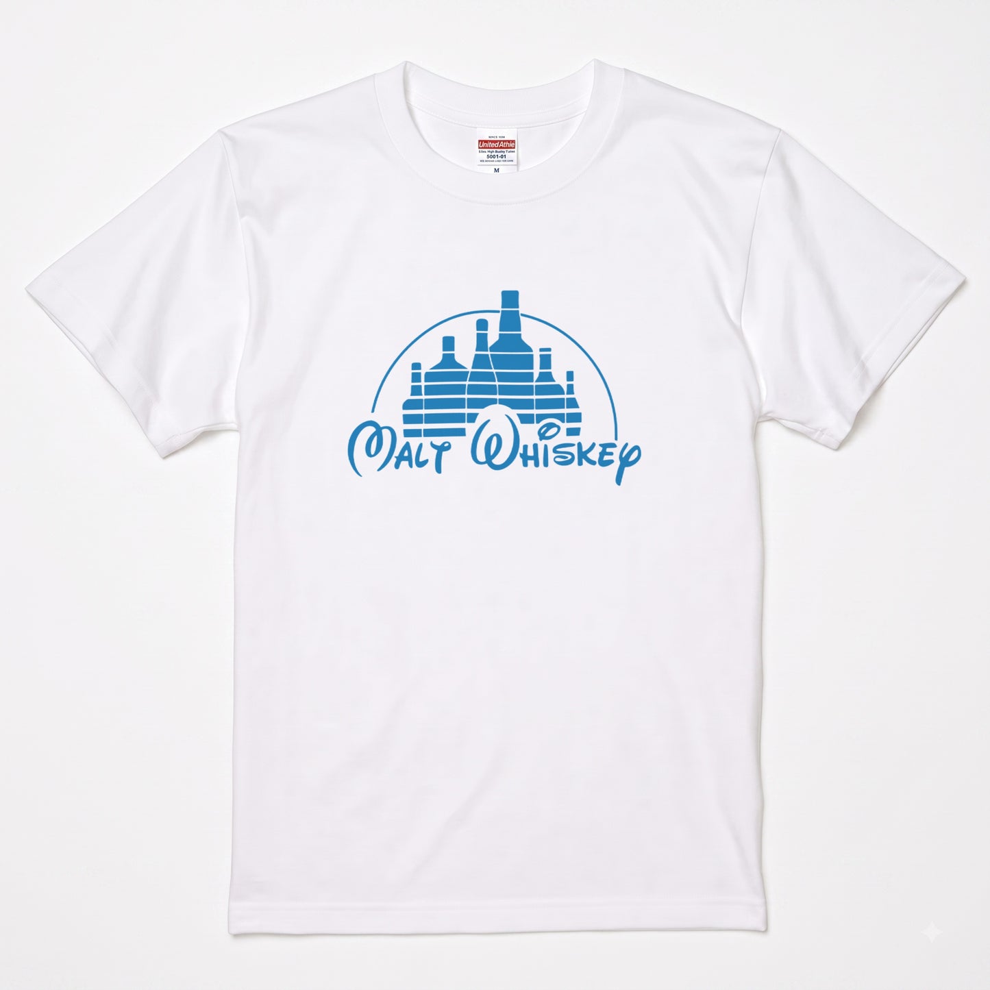 WHISKEY KINGDOM | ボトルキャッスル パロディグラフィック モルトウイスキー カジュアル Tシャツ【おもしろTシャツ・ストリート・宴会・ユニセックス・ギフトに最適】