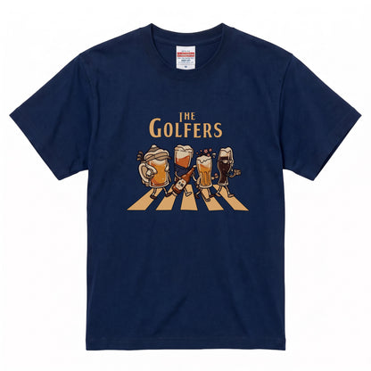 THE GOLFERS | ビールたちのゴルフ 横断歩道 面白Tシャツ【ゴルフ好き・父の日ギフトに最適】