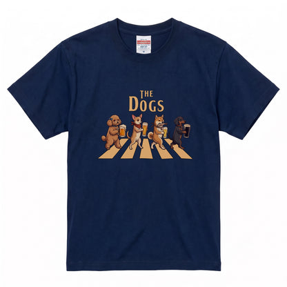 THE DOGS | 柴犬・プードル・チワワ・ダックスの乾杯 横断歩道 面白Tシャツ【愛犬家・ビール好き・ギフトに最適】