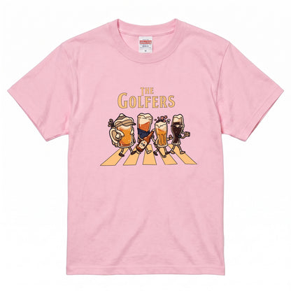 THE GOLFERS | ビールたちのゴルフ 横断歩道 面白Tシャツ【ゴルフ好き・父の日ギフトに最適】