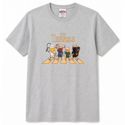 THE TENNISS | ビールたちのテニス 横断歩道 面白Tシャツ【テニス愛好家・ビール好き・ギフトに最適】