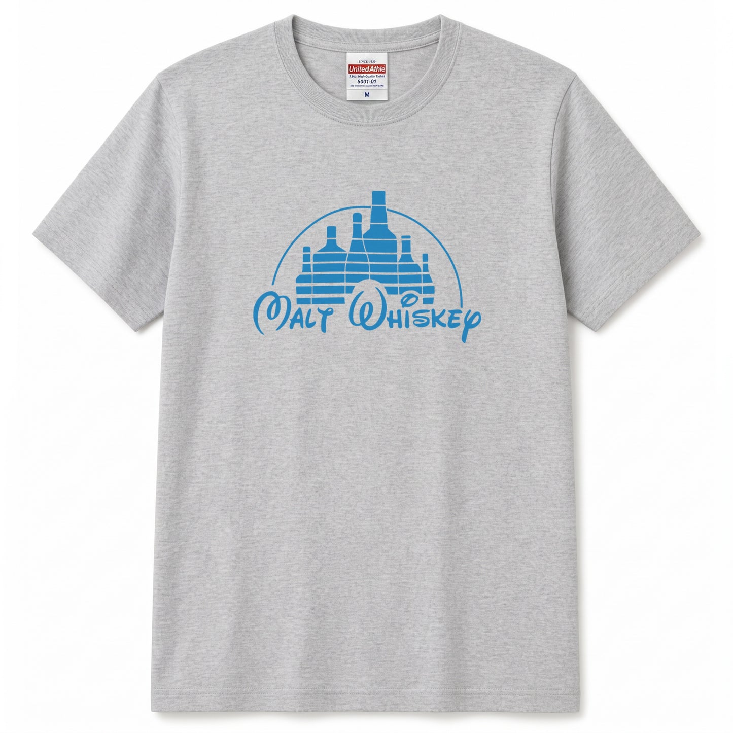 WHISKEY KINGDOM | ボトルキャッスル パロディグラフィック モルトウイスキー カジュアル Tシャツ【おもしろTシャツ・ストリート・宴会・ユニセックス・ギフトに最適】