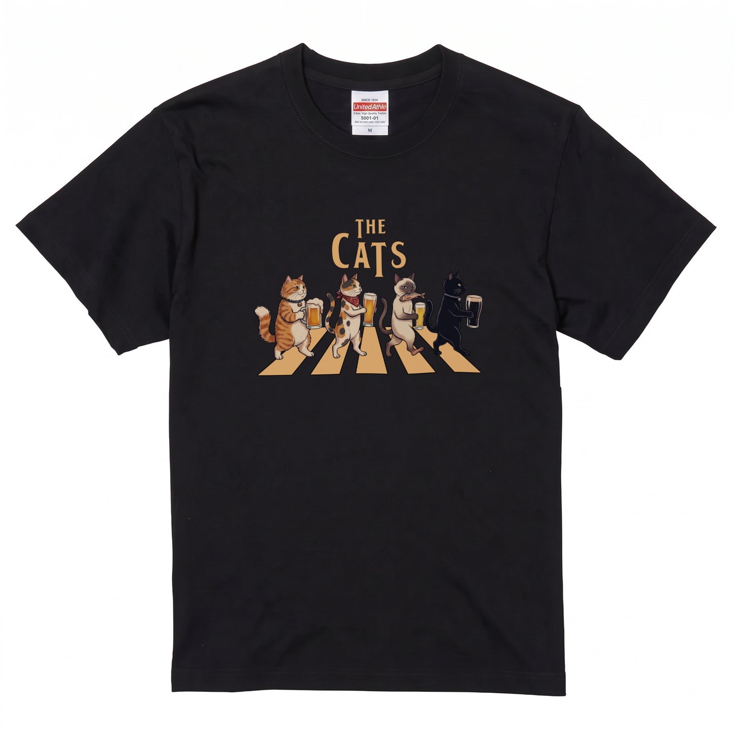 THE CATS | 猫たちの乾杯パレード 横断歩道 ゆるかわパロディTシャツ【愛猫家・ビール好き・ギフトに最適】