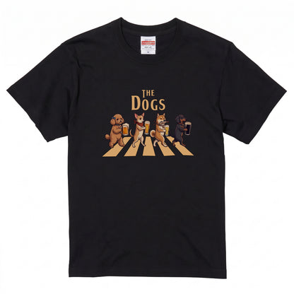 THE DOGS | 柴犬・プードル・チワワ・ダックスの乾杯 横断歩道 面白Tシャツ【愛犬家・ビール好き・ギフトに最適】