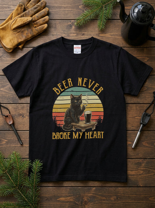 レトロ黒猫 ビール Tシャツ ｜ 猫好き・ビール好きに人気