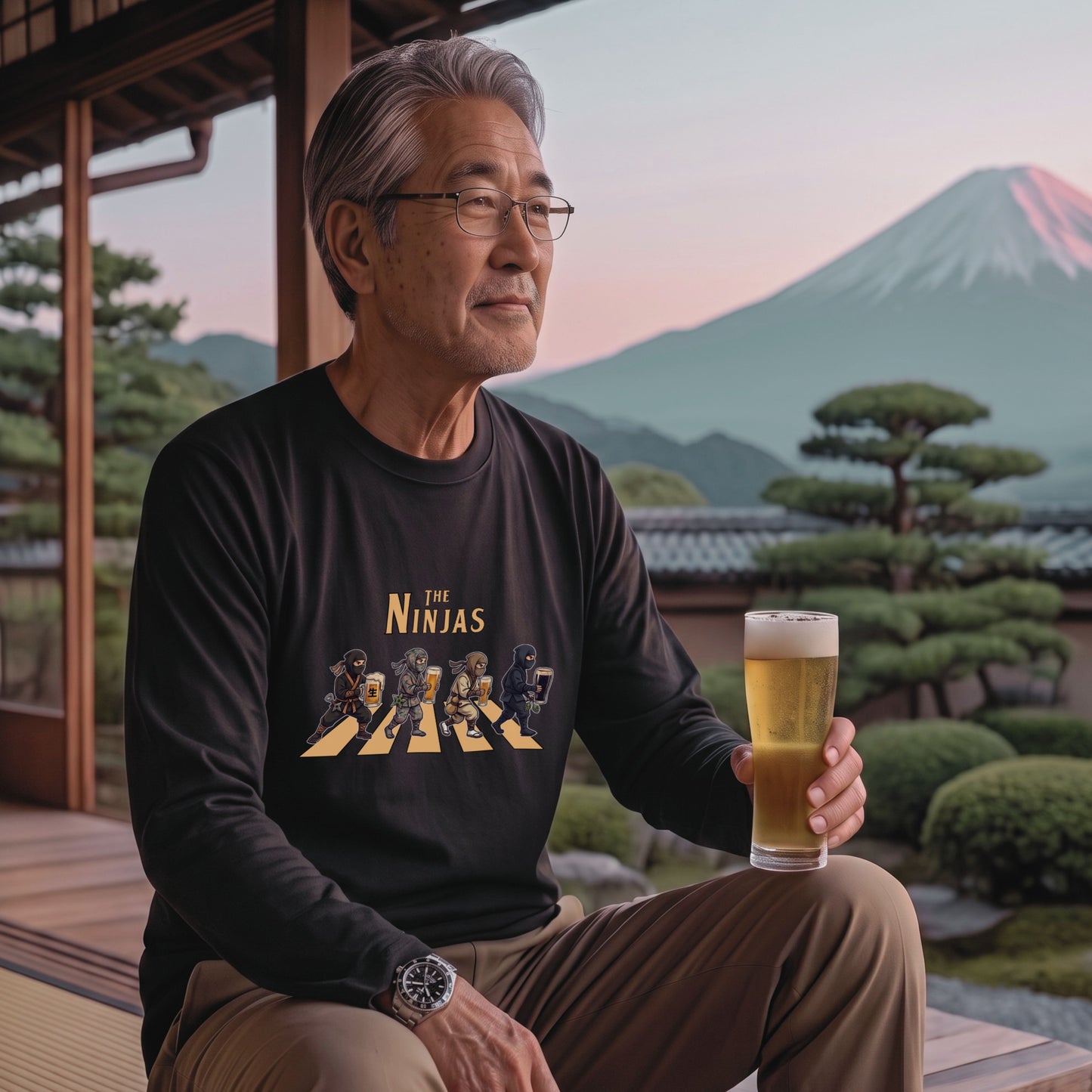 THE NINJAS | 忍びの宴 乾杯ビール ロック名盤オマージュ グラフィック 長袖Tシャツ【おもしろ雑貨・普段着・宴会・ユニセックス・ギフトに最適】