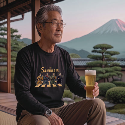 THE SAMURAIS | 侍たちの宴 乾杯酒 ロック名盤オマージュ グラフィック 長袖Tシャツ【おもしろ雑貨・普段着・宴会・ユニセックス・ギフトに最適】
