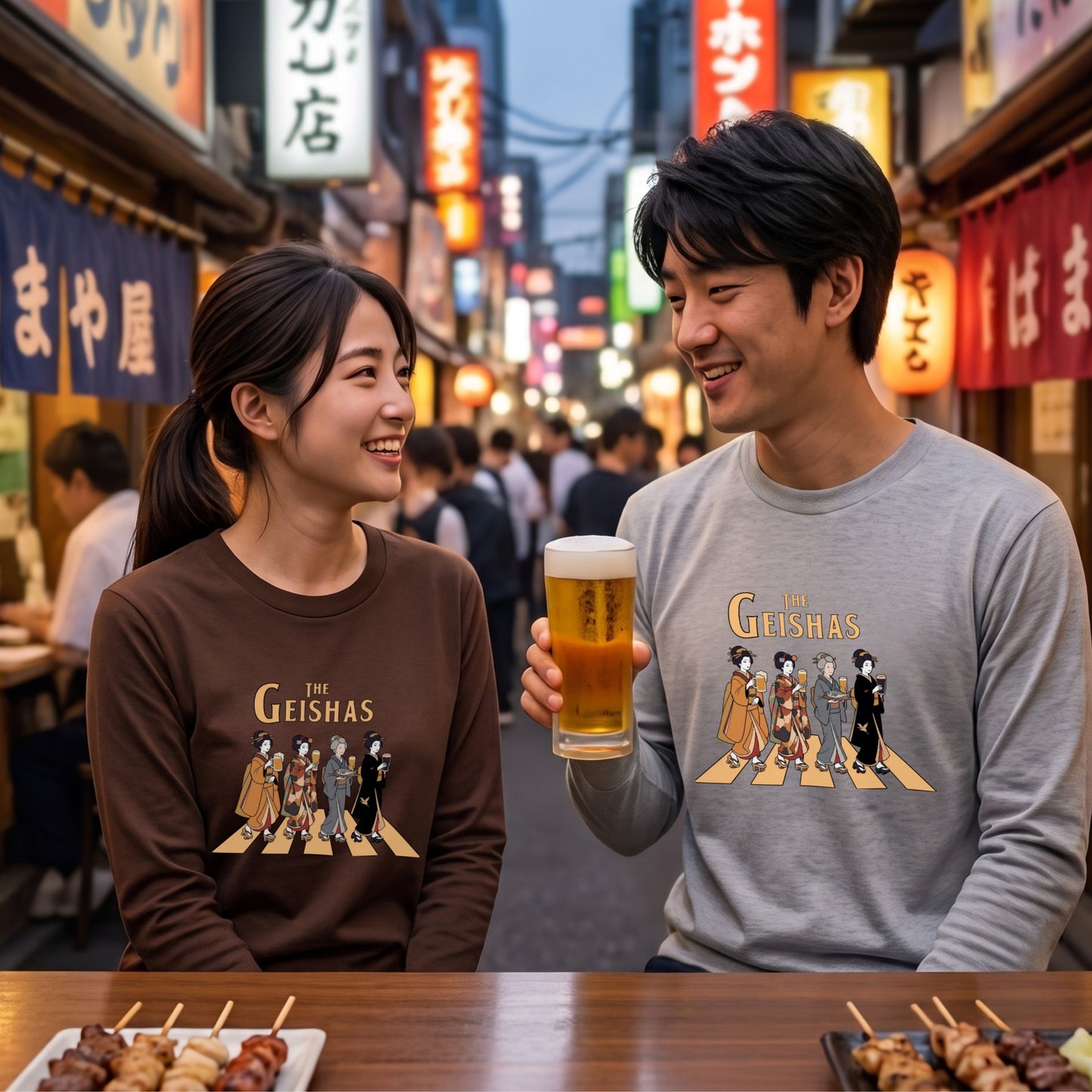 THE GEISHAS | 艶やか 芸者 乾杯ビール ロック名盤オマージュ グラフィック 長袖Tシャツ【おもしろ雑貨・普段着・宴会・ユニセックス・ギフトに最適】