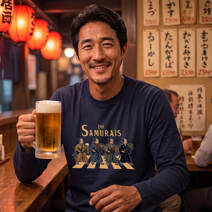 THE SAMURAIS | 侍たちの宴 乾杯酒 ロック名盤オマージュ グラフィック 長袖Tシャツ【おもしろ雑貨・普段着・宴会・ユニセックス・ギフトに最適】