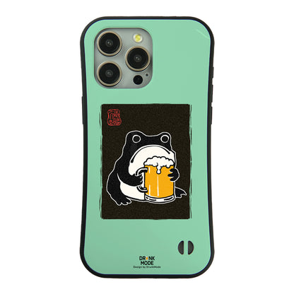 「ビールを飲むカエル 和柄」iPhoneケース おもしろデザイン｜酒好きに人気のDrunkmodeスマホケース｜ビール・焼酎・日本酒・ウイスキー好きにおすすめ｜プレゼントにも◎