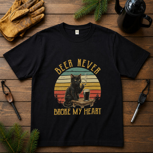 レトロ黒猫 ビール Tシャツ｜猫好き・ビール好きへのギフトに人気 | Drunkmode