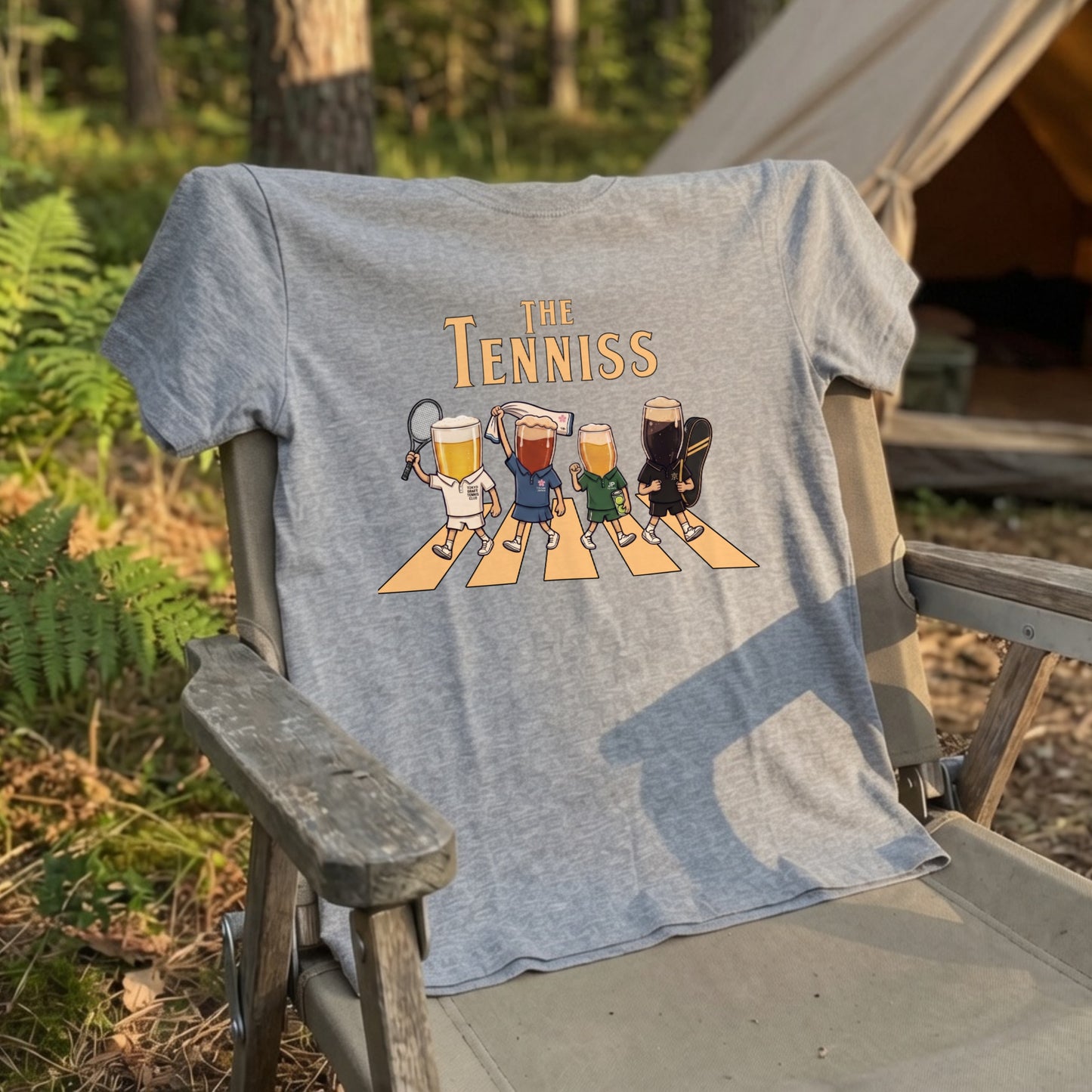 THE TENNISS | ビールたちのテニス 横断歩道 面白Tシャツ【テニス愛好家・ビール好き・ギフトに最適】