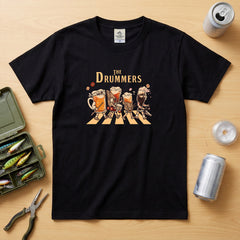 THE DRUMMERS | ビールたちのドラム演奏 横断歩道 面白Tシャツ【ドラム好き・ビール好き・ギフトに最適】