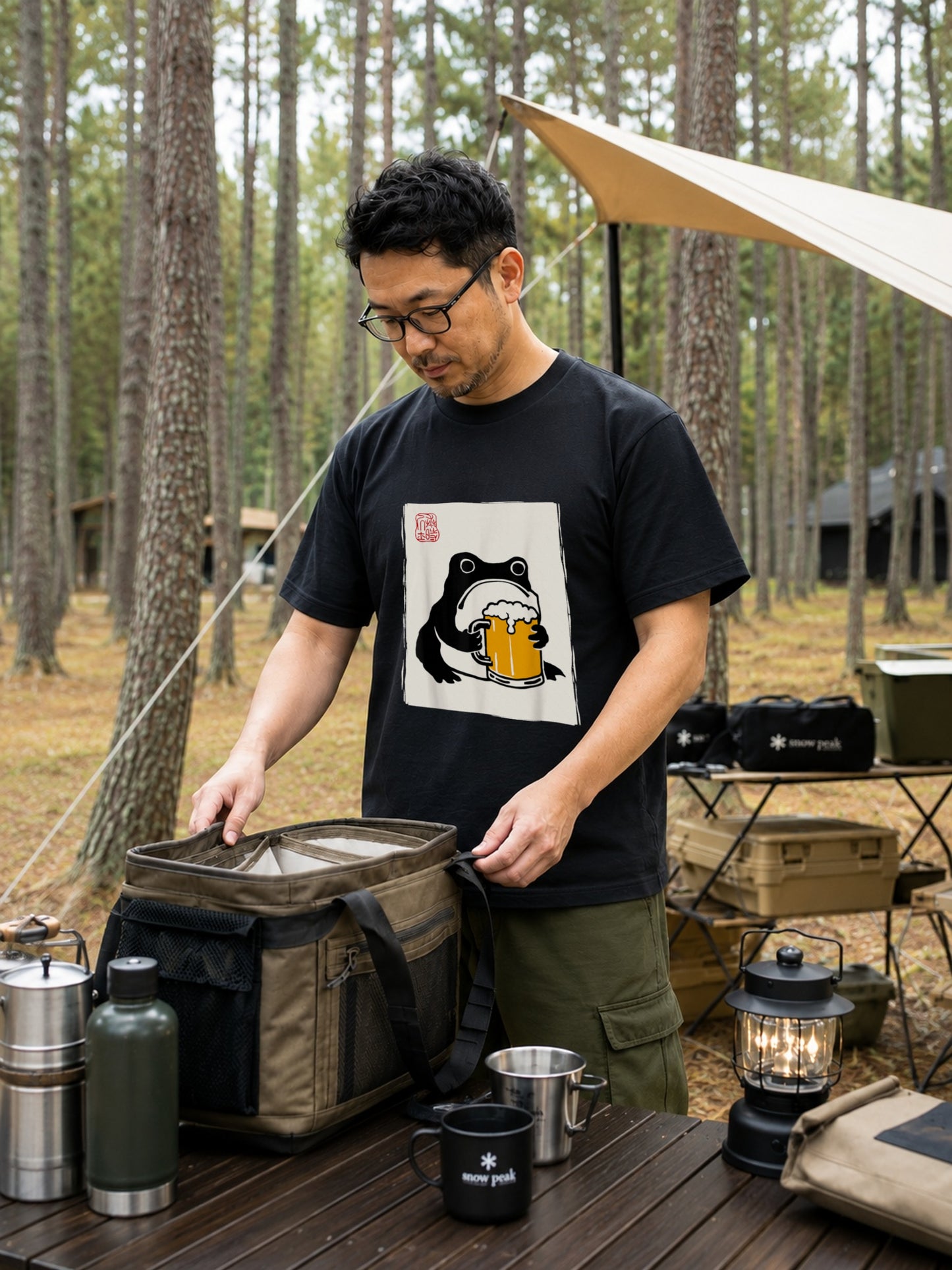 ビールを飲むカエル 和柄 Tシャツ ｜ ビール好き・カエル好き・浮世絵風に人気