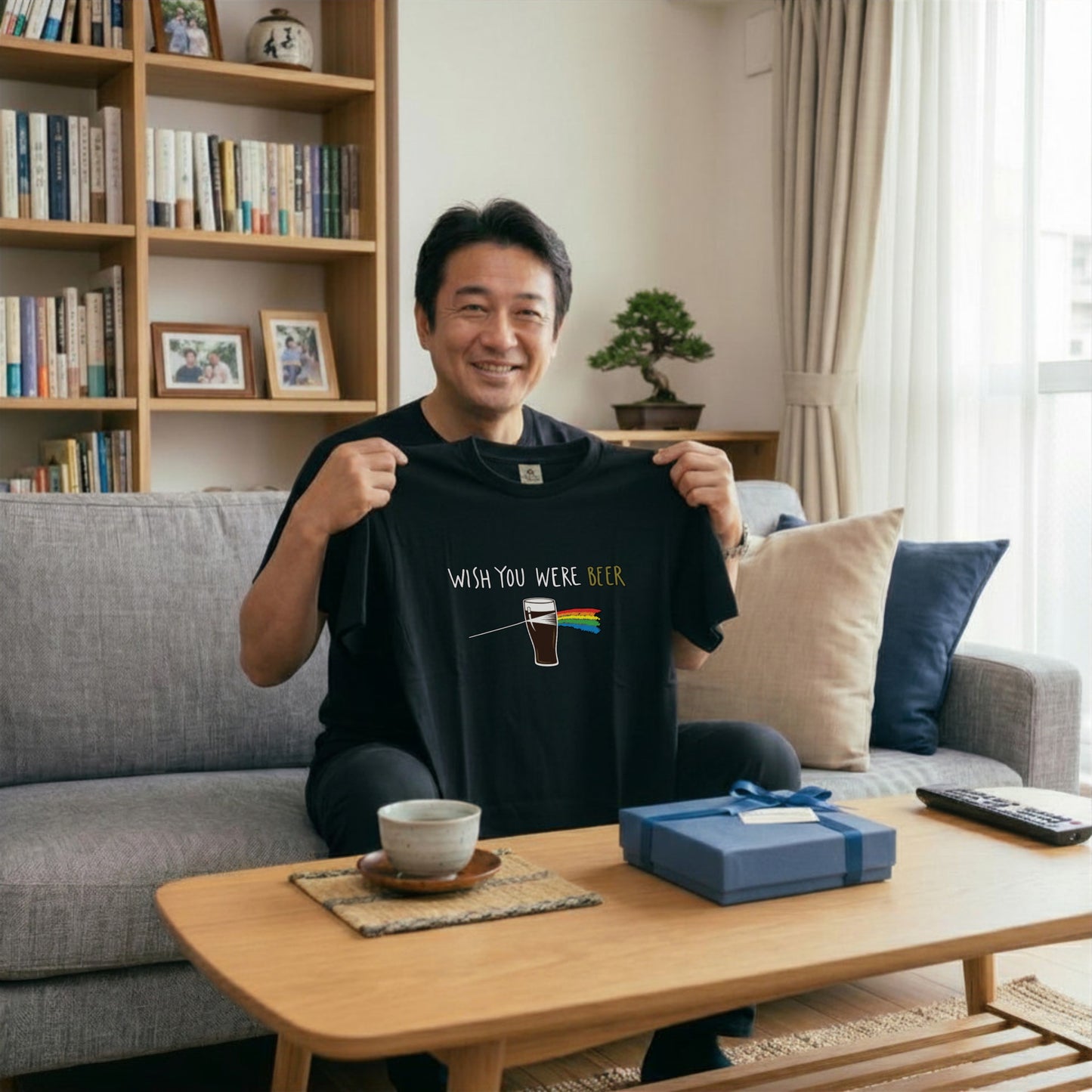 PRISM BEER | 手描き風 レトロ ロックグラフィック ビールグラス カジュアル Tシャツ【おもしろTシャツ・普段着・ストリート・ユニセックス・ギフトに最適】