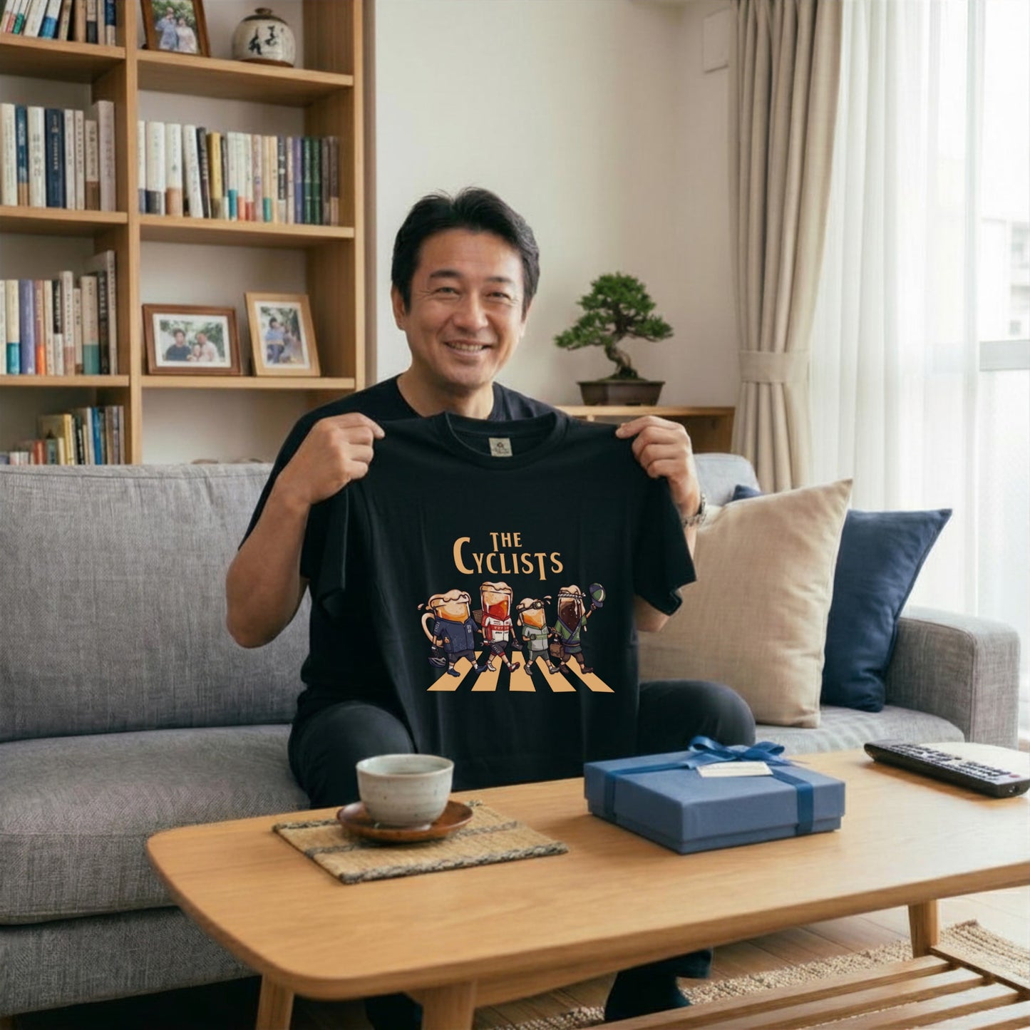 THE CYCLISTS | ビールたちのサイクリング 横断歩道 面白Tシャツ【自転車好き・ビール好き・ギフトに最適】