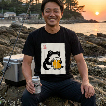 ビールを飲むカエル 和柄 Tシャツ ｜ ビール好き・カエル好き・浮世絵風に人気