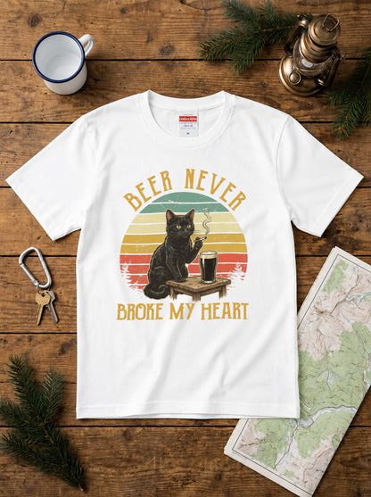レトロ黒猫 ビール Tシャツ ｜ 猫好き・ビール好きに人気