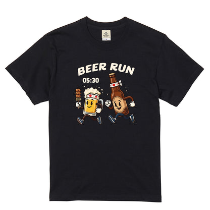 BEER RUN | ビールと焼き鳥の走る姿が可愛い レトロアニメ風面白Tシャツ【飲み会・ギフトに最適】