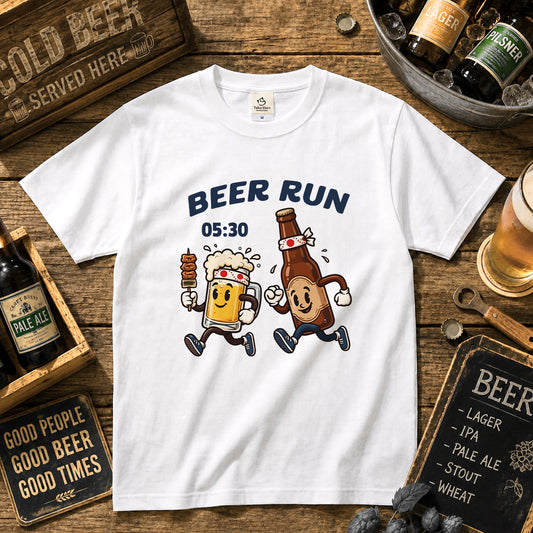 BEER RUN | ビールと焼き鳥の走る姿が可愛い レトロアニメ風面白Tシャツ【飲み会・ギフトに最適】