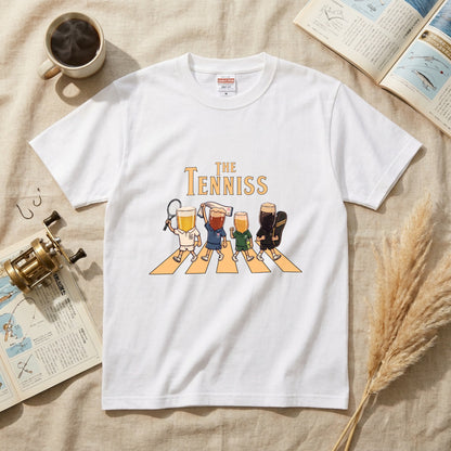 THE TENNISS | ビールたちのテニス 横断歩道 面白Tシャツ【テニス愛好家・ビール好き・ギフトに最適】