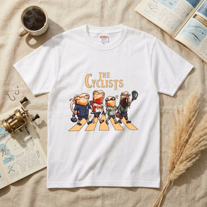 THE CYCLISTS | ビールたちのサイクリング 横断歩道 面白Tシャツ【自転車好き・ビール好き・ギフトに最適】