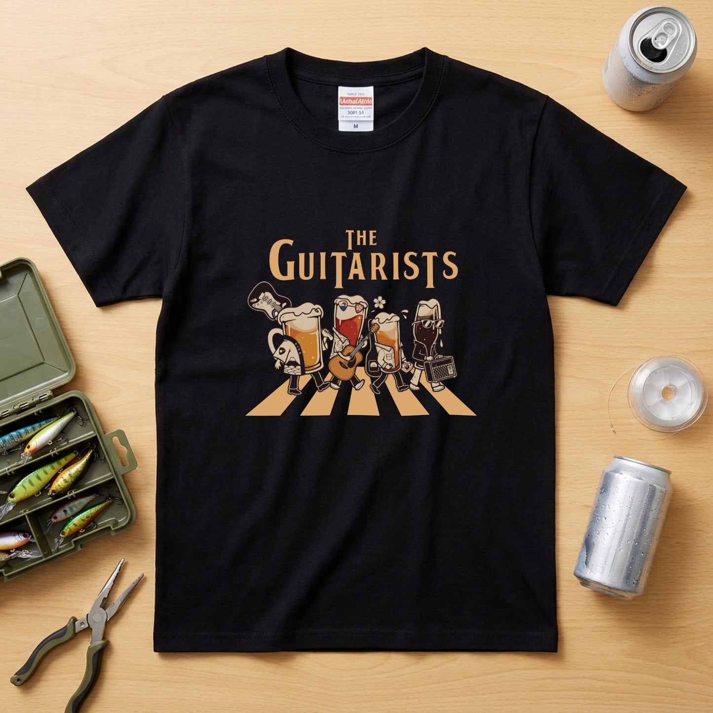 THE GUITARISTS | ビールたちのバンド演奏 横断歩道 面白Tシャツ【ギター好き・ビール好き・ギフトに最適】