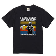 「I LIKE BEER AND AIRSOFT」ビール＆サバゲーが好き Tシャツ