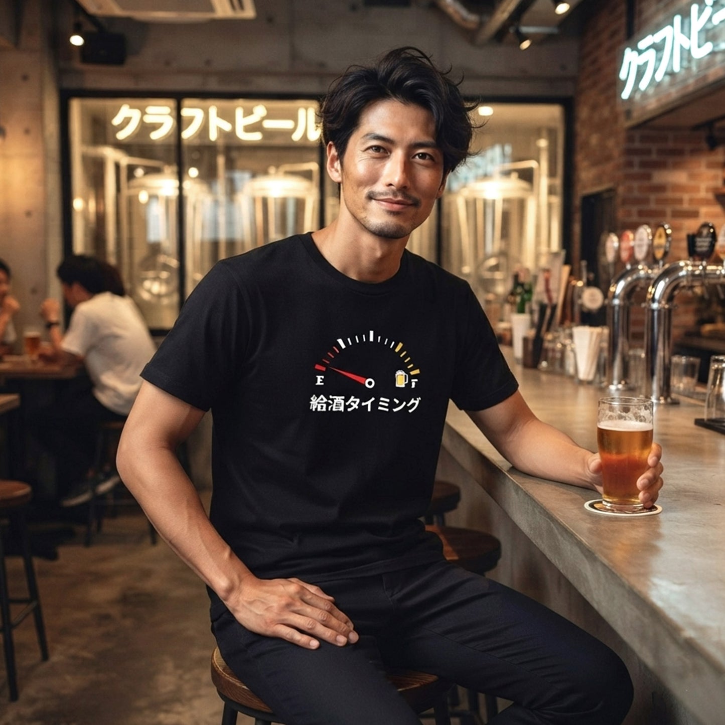 「 給酒タイミング」誕生日プレゼントにも最適！居酒屋・飲み会で話題の面白tシャツ｜日本酒・ビール・焼酎・ウイスキー好きにおすすめ