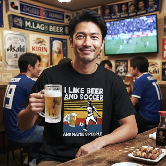 「I LIKE BEER AND MY SCCOER」ビール＆キャンプが好きTシャツ